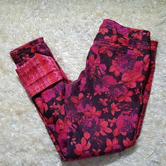 Flip Side Reversible Jeans Fuscia Floral/Aztec Skinny Jeans Size 13 (33x30) - Picture 11 of 15
